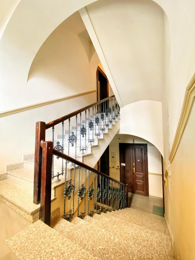 Apartament Czarny Z Jacuzzi Krasków Exterior foto